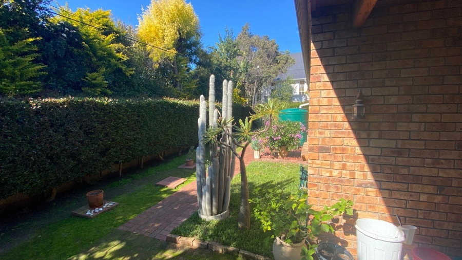 3 Bedroom Property for Sale in Lemoenkloof Western Cape